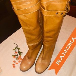RAMONA ITALY LEATHER BOOT
size US 10/ EUR 39 (Smoke Free Home)